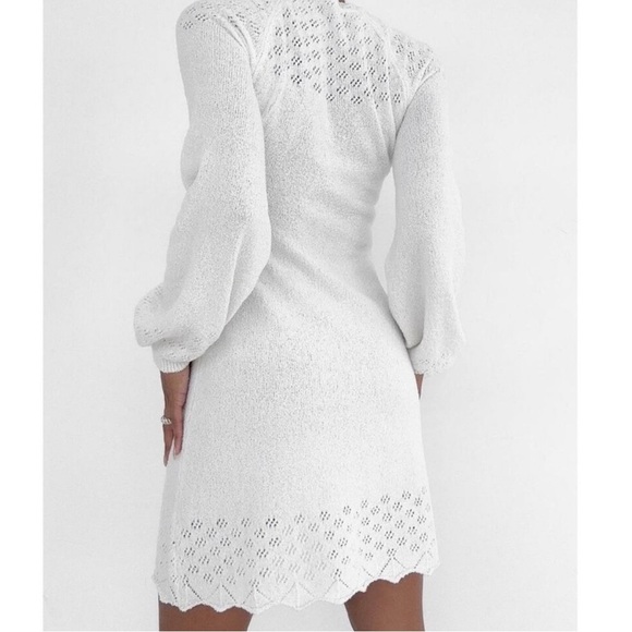 Elegant White Knit Dress - Picture 4 of 4